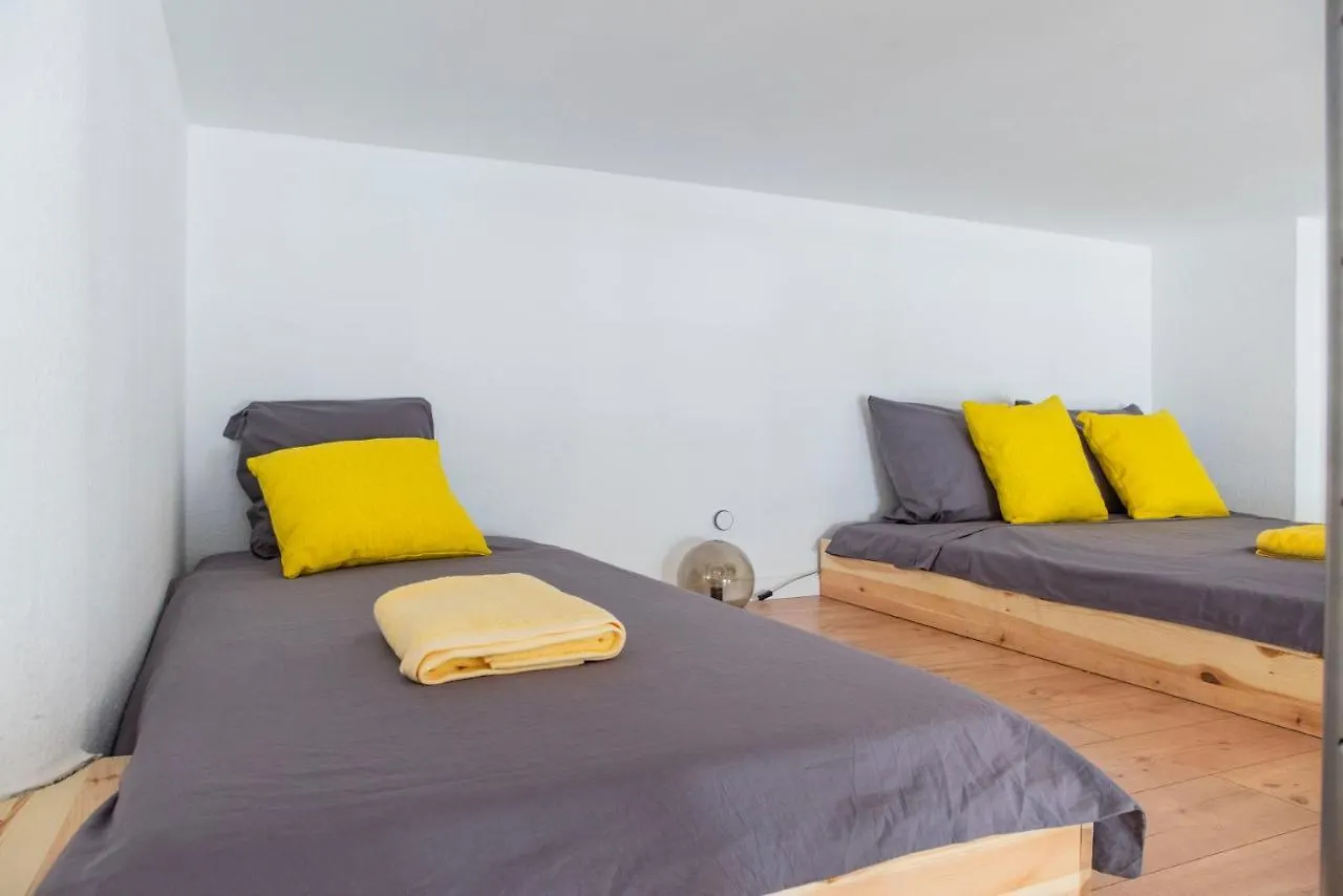 Lr Renovated +Ac+Rain Shower+Wooden Floorboards Apartment Berlin Germany